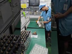 Ensamblaje totalmente automático del compartimento de la batería para los prefiltros