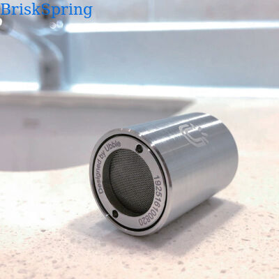 1440° Rotation Multi-Joint Micro Nano Bubble Faucet Aerator con 1,09 × 108 ± 1,65 × 107 partículas/ml Concentración de burbujas y H59-1 Latón + SUS304 Construcción de acero inoxidable